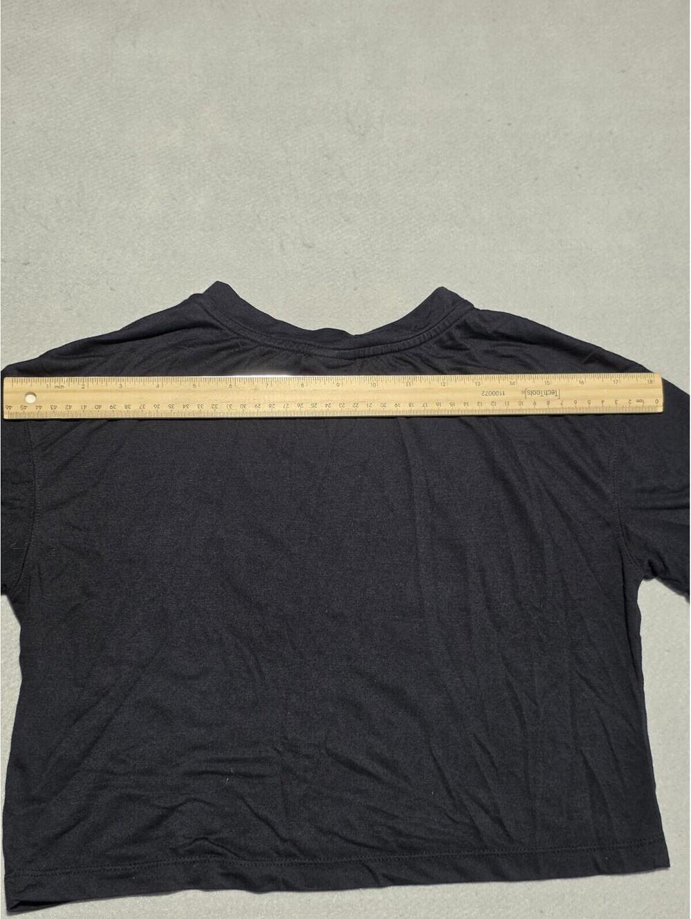 Nike Women's Sportswear Essential Crop Top T-Shirt Black White Logo XS - Picture 4 of 10